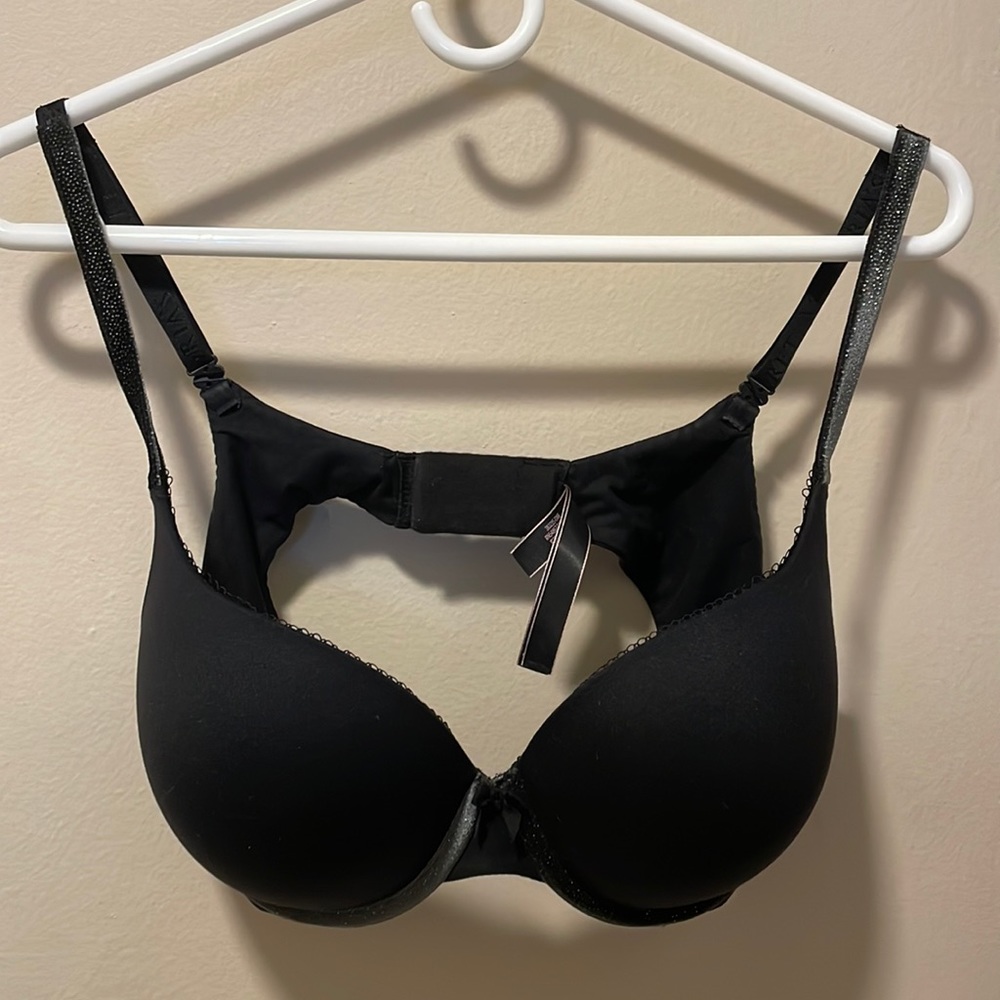 Black push up body by Victoria 38c bra